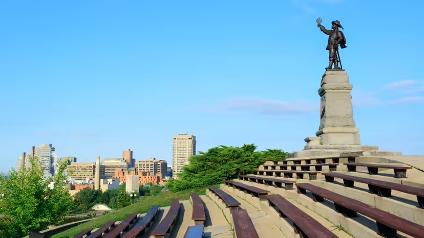 Famous Statue No. 2.jpg