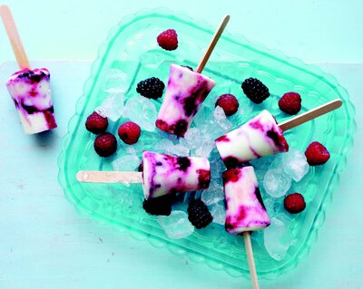 Summer Berry Swirled Lollies.jpg
