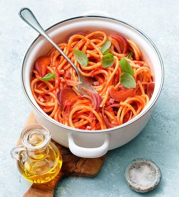One-Pot Tomato & Bacon Spaghetti.jpg