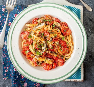 Linguine With Sardines & Tomatoes.jpg